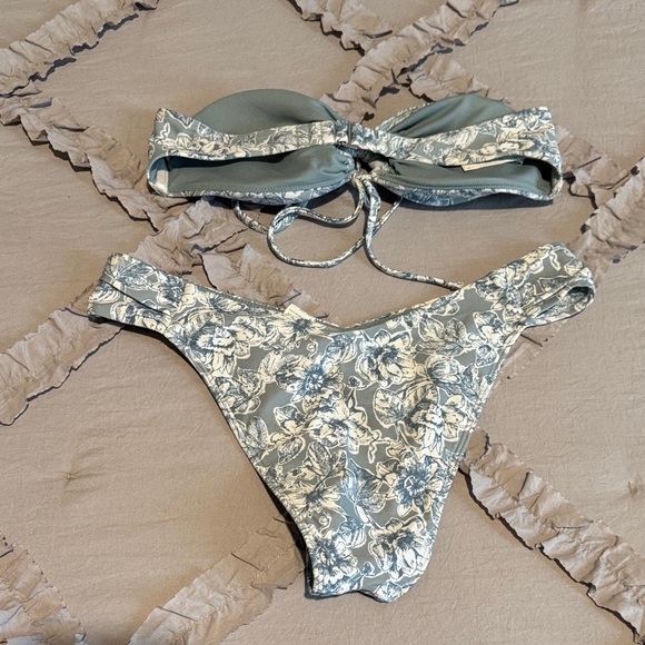 Abercrombie & Fitch Floral Bandeau Bikini Set in Blue and Cream - Picture 9 of 12